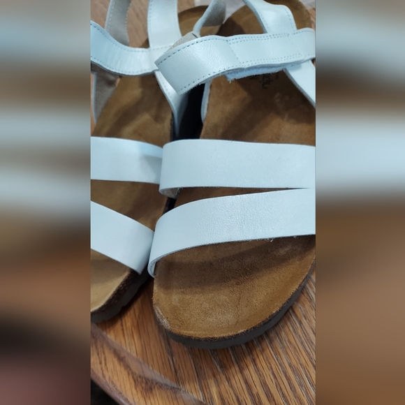 Naot kayla sandlad size 12-12.5 - Picture 8 of 9